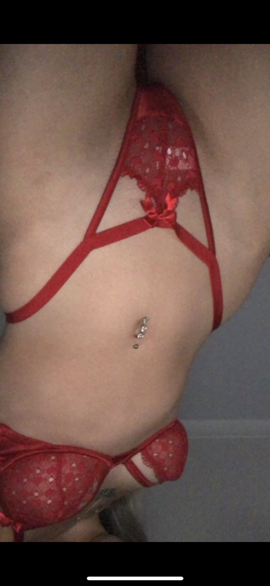 Bronnie111's tweet photo. https://t.co/fNQQOcxeKU tap the link to see more and have some fun with me 🤫😜😜 #onlyfans #onlyfans_girl #onlyfanspromo https://t.co/fgkjcppD4B