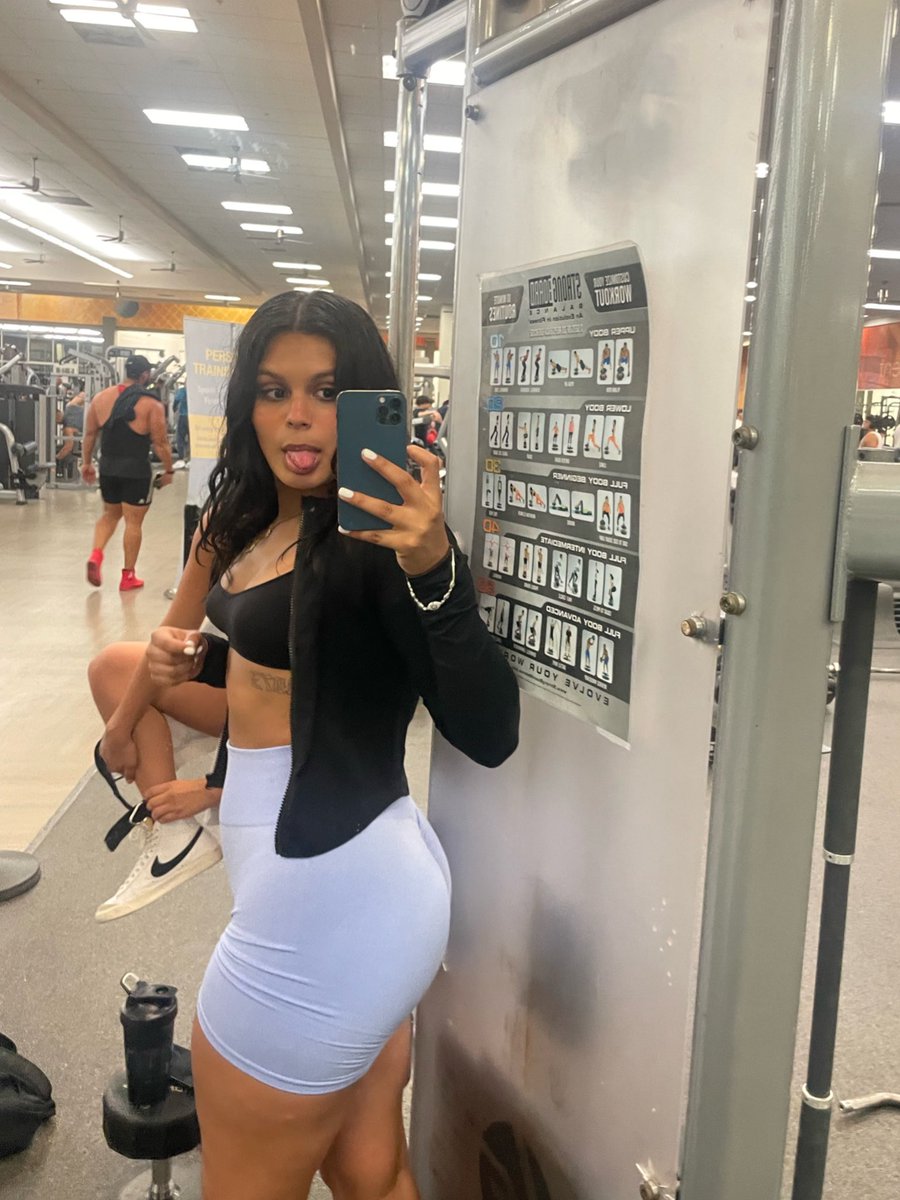 1biancadimas's tweet photo. Me @ gym https://t.co/CZrogjD1AV
