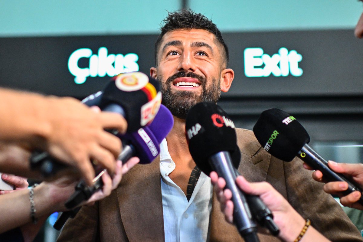 GalatasaraySK's tweet photo. 📸 Transfer görüşmelerine başladığımız Kerem Demirbay, İstanbul’da! 🛬 https://t.co/08mU3vlEVS