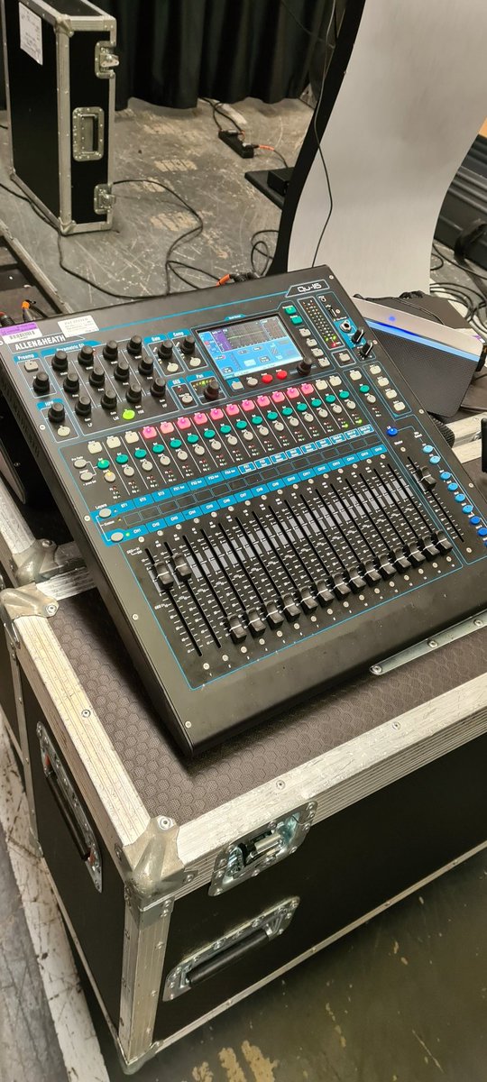 AlexFishSound's tweet image. Been learning the QU-16 digital desk today after refreshing myself on analogue desks yesterday.

#AV #livesound #Audio
