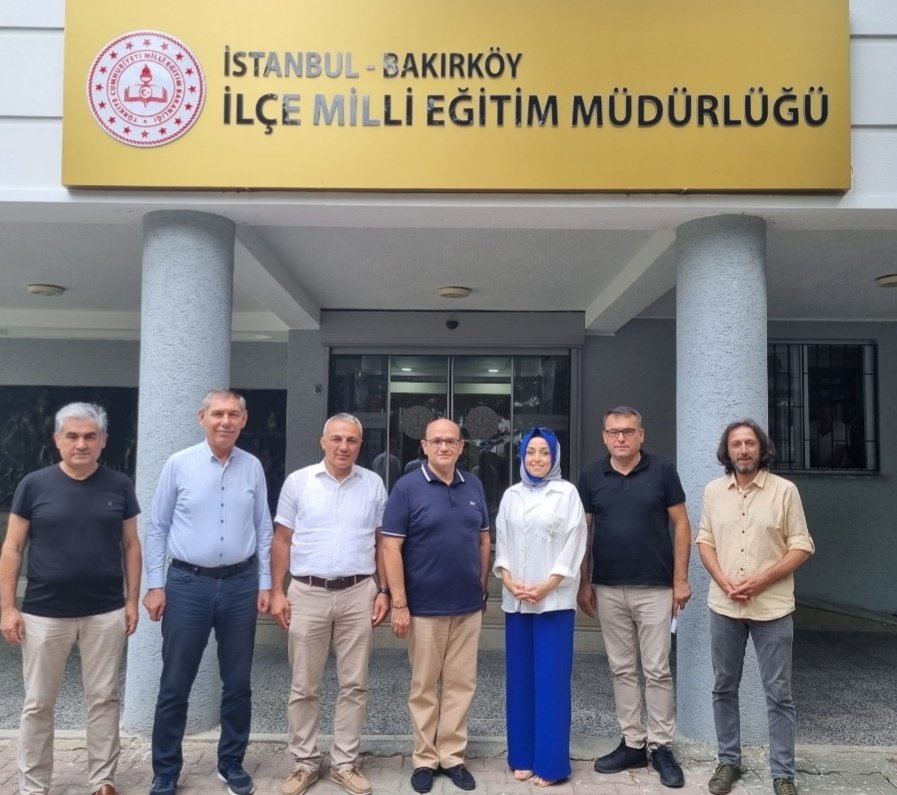 FATMASOYDEMR's tweet photo. ✨️İlçemizde uzun yıllar hizmet eden, birlikte uyum içinde çalıştığımız Yöneticilerimizi yer değişikliği sebebi ile diğer ilçelerdeki okullarına uğurladık.

✨️ Tüm Müdürlerimize başarılı hizmetleri için teşekkür eder, yeni görev yerlerinde başarılar dileriz. https://t.co/dil8nVTol4