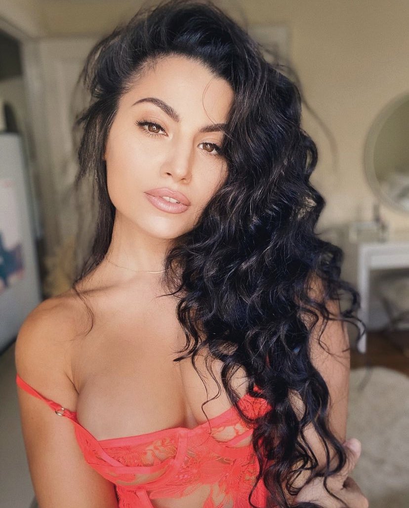 I wonder… if he’ll notice me…