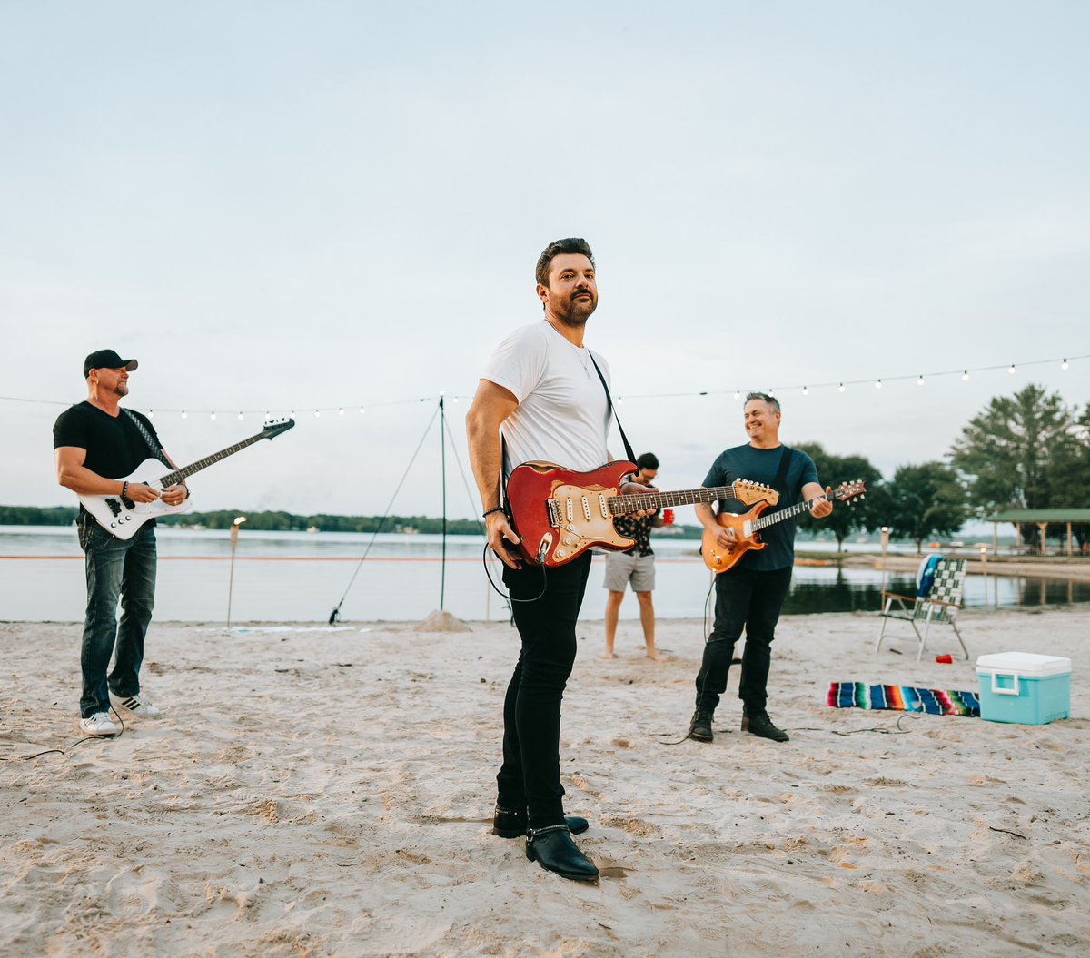 On set with the crew 🤘 Have y’all heard the new one yet?!