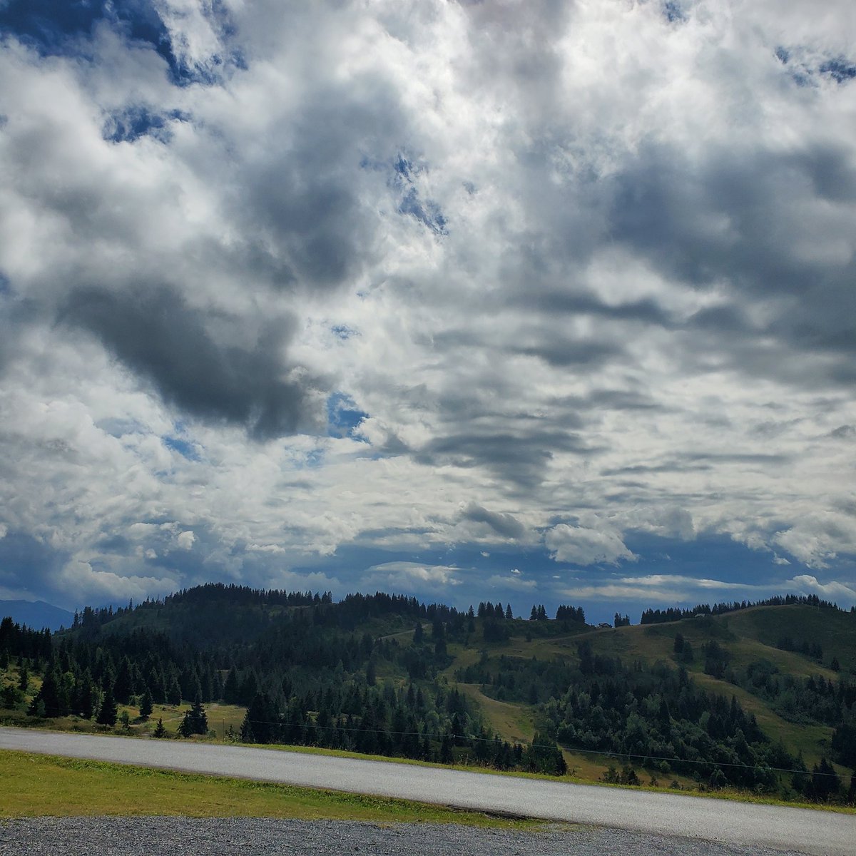 luna_cuore's tweet photo. #JouxPlane
#HauteSavoie https://t.co/wucRQk40bW