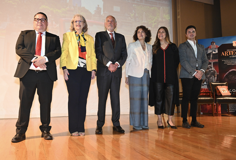 Turibús arranca recorrido de Arte y Cultura revvialibre.com.mx/noticias.php?n… #VíaLibre <a href="/Anpact/">ANPACT, A.C.</a> <a href="/melizaldel/">Miguel Elizalde</a>  <a href="/MiguelOgazon/">MiguelOgazon</a> <a href="/Virginia_Olalde/">Virginia Olalde López-Gavito</a> <a href="/alexosorioc/">Alex Osorio</a> <a href="/Turibus/">Rinalds Mircenko</a>cdmx @turibus <a href="/CANAPAT/">CANAPAT</a> <a href="/e_luviano/">Elim Luviano Heredia</a>