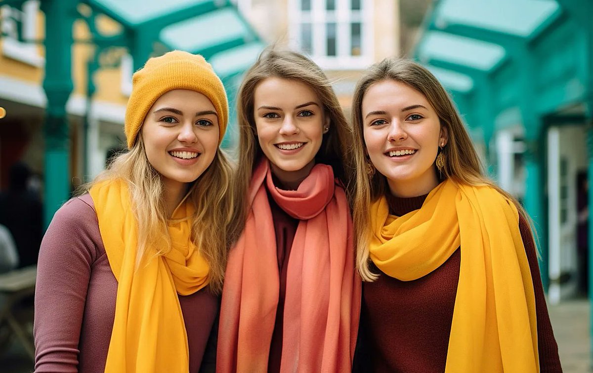 mypashmina's tweet image. Stay cozy and stylish during those chilly lectures and late-night study sessions with a Pashmina shawl! It's the secret style weapon every university student needs. #PashminaPower #UniversityLife