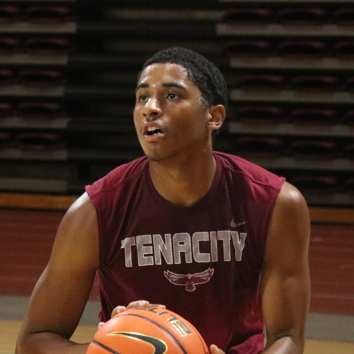 UMESHawkSports's tweet photo. #TenacityTuesday as the @ESHawksHoops program continues to prepare for the 2023-24 season.
Check out what Coach @JCRAFT4 and the players have to say about the upcoming year on - https://t.co/T9SYghMRyH https://t.co/vBbADS7bDn