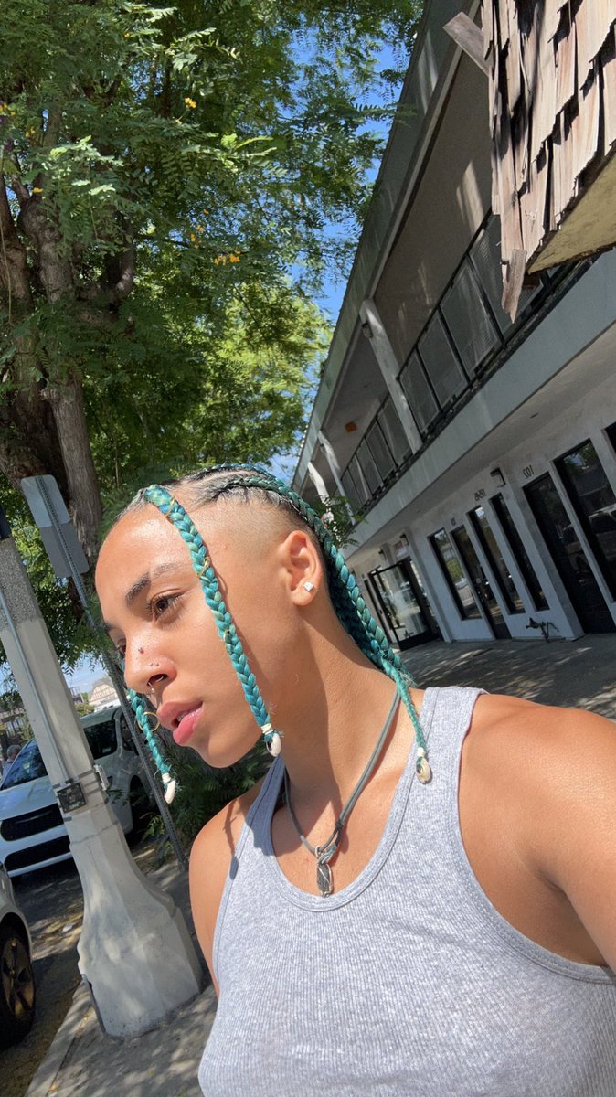 ZerellaSkies's tweet photo. Something new 🌊 🐚 🐉 https://t.co/llZKVNge2n