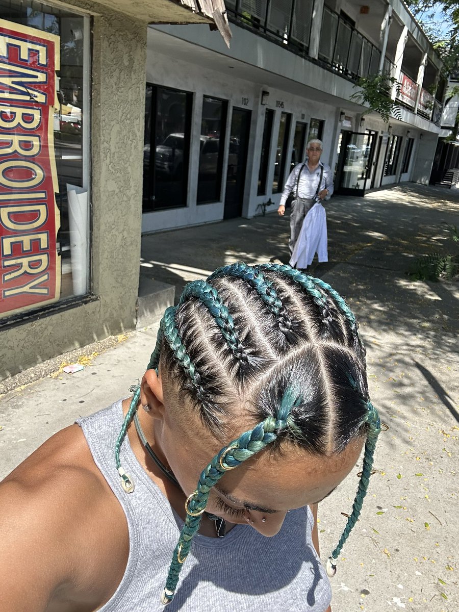 ZerellaSkies's tweet photo. Something new 🌊 🐚 🐉 https://t.co/llZKVNge2n