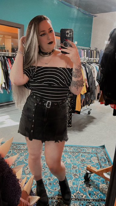 On my #ootd thing https://t.co/qMJbwOt190<a href="/tag/ootd"class="tags">#ootd</a>