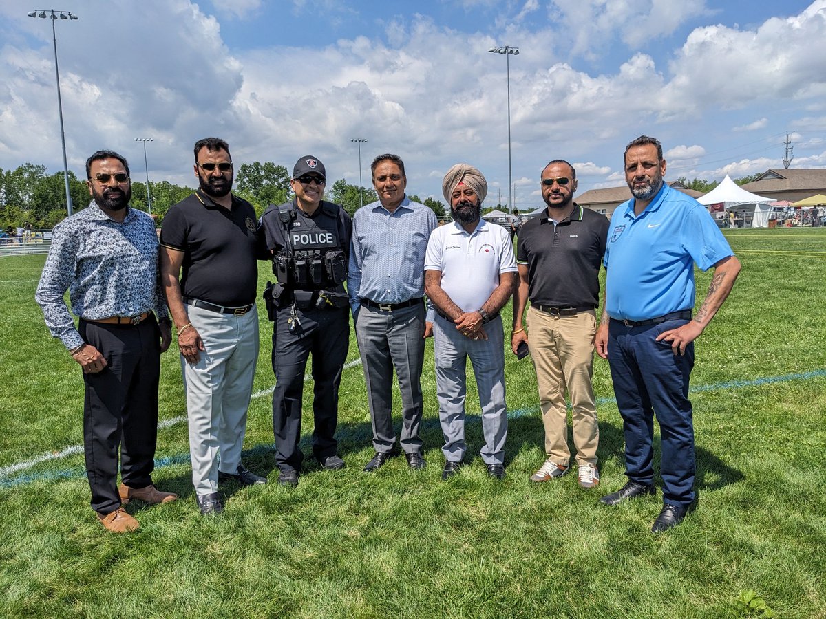 gill_wps's tweet photo. Last Sunday the Punjabi Community of Windsor Essex hosted its first ever Professional #Kabaddi tournament at McHugh Park @WindsorPolice engaged with the #YQG community celebrating this sporting event. Thanks to Windsor Kabaddi Club for inviting us. https://t.co/5EVpAU3Y7p