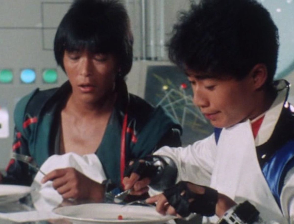 kleberjsouza's tweet image. Tadinhos, só um grãozinho de comida no prato
#Flashman