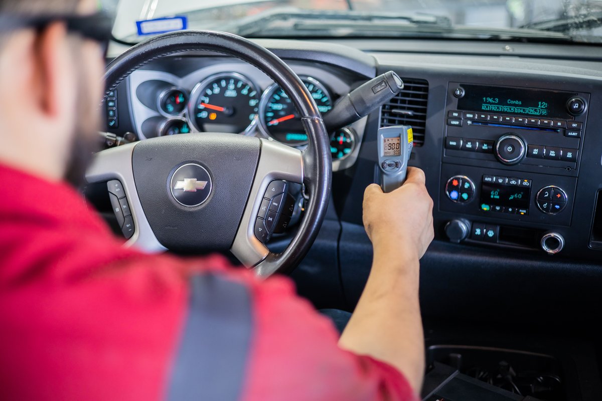 Toptechsgarage's tweet image. Discover the advantages of a refreshing and enjoyable ride! ❄️🚗
Stop by and let us take care of your car's 𝗮𝗶𝗿 𝗰𝗼𝗻𝗱𝗶𝘁𝗶𝗼𝗻𝗶𝗻𝗴 needs today.
 
#AC #EnjoyTheCoolRide #TopQualityService #TrustedShop #BestCare #Automotive #ElPaso #GeneralMaintenance #TopTechsGarage