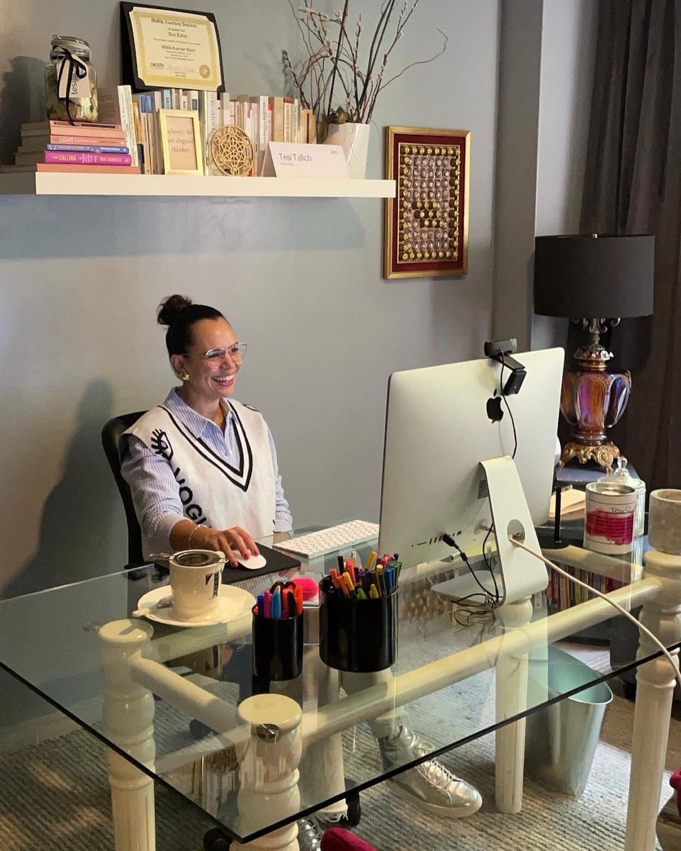 BOOKAgencyMX's tweet photo. Tesi Tafich • ( @tesitafich ) Inicia su curso "El poder de la palabra” • 8 de agosto 
.
.
.

#BOOKAgencymx #BOOKPR #BOOKbrands #talentmarketing #influencermarketing #cdmx #BOOKAgencyCommunity #ComunidadBOOK https://t.co/WD1xlKXYaW