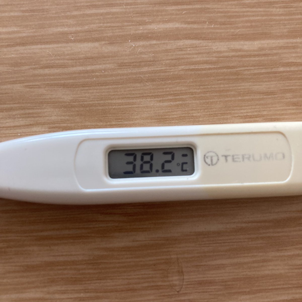 mikagoshi's tweet photo. 昨日は大丈夫だったのになぁ。
一昨日夜中中クーラーつけっぱなしで寝たからなぁ。
何年、いや何十年ぶりだろ。
昨日のレッスン、全然動けなかったのこのせいか。
。
#体調不良 #暑い #4連休になった #夏休み https://t.co/wMEG6xBk39