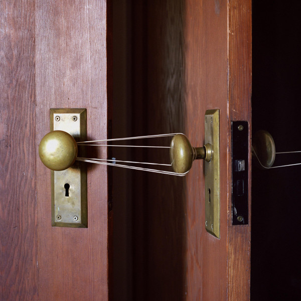 oxfordamerican's tweet image. “The city / sleeps, plastic candles glowing in windows. Quiet terrors happening / behind closed doors."

—@ejjalloul on family, fear, and vulnerability in the poem “Where It Starts” from the #SummerIssue. Read it at the link below.

ow.ly/jmhs50Pqos1

Photo: Birthe Piontek