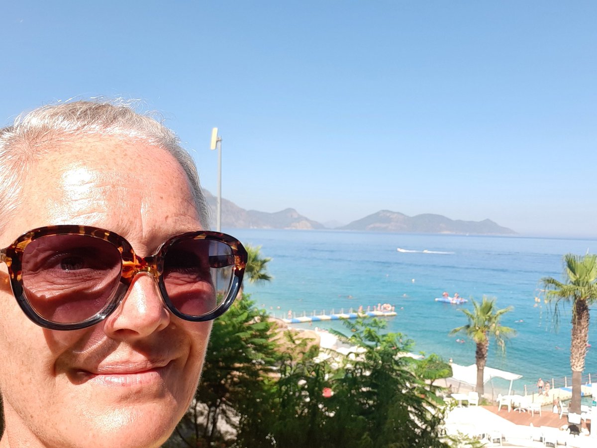 SuzyMMorgan's tweet photo. What does July in Turkey 🇹🇷 look like compared to July in Wales 🏴? It's not where you are, it's who you're with and what you're doing that counts! #enjoysimplethings #wellbeingmatters #sunshinehelps https://t.co/sVBX09sZvV