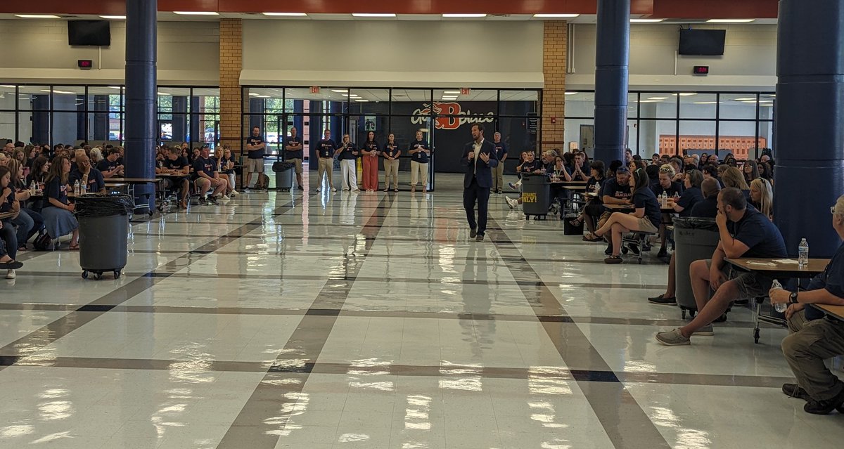 bhs_smith's tweet photo. Thank you @DrJimmySullivan for stopping by to speak with all three Blackman Schools today! We appreciate your encouragement and support. #WeAreBlackman
@jessjackson32 @lorie_gober https://t.co/lEcIOkKp7C