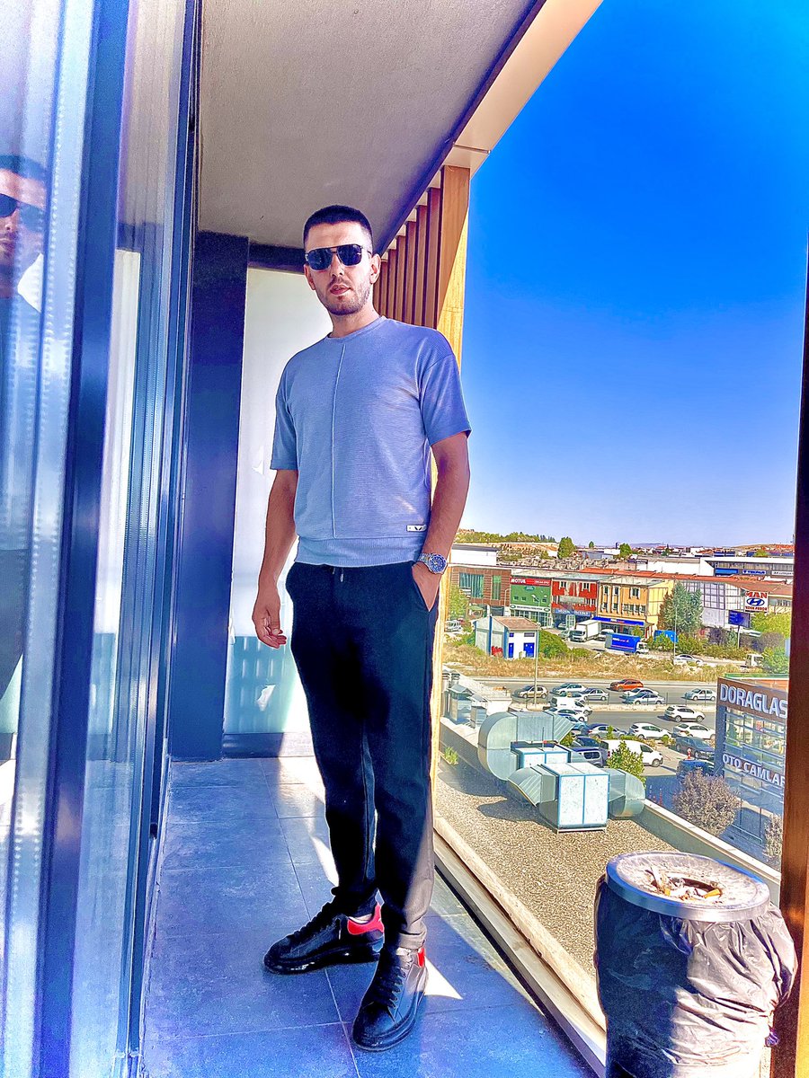 #Ankara #sakarya #Erzurum #konya #deprem #Disney #Disneyboykot 

Çocukluğumu.. Gençliğimi harcayarak geldim bu yaşıma ben.. Allah’tan başka kimseye minnet etmedim.. Yalakalık yapıp el, etek öpseydim çok kapılar açardım ben.. 
Yediysem Cebimden Harcadıysam Ömrümden…!