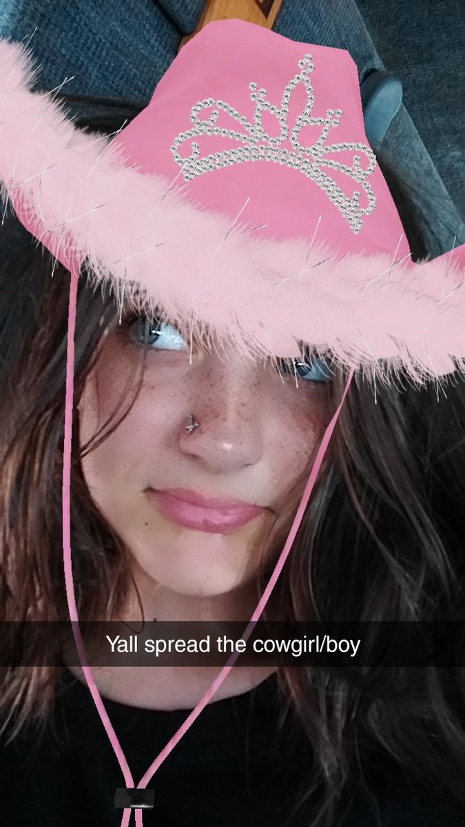 ItsRayCuhh's tweet photo. Everybody pass the cowgirl/cowboy (meaning post yoself a cowgirl/cowboy pic💕) https://t.co/u6IUhGQWir
