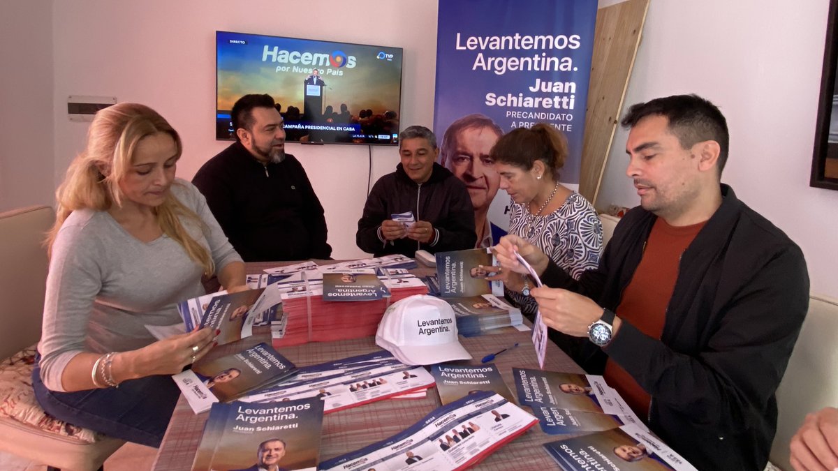 cotymias's tweet photo. 🇦🇷El progreso depende de que elijamos para conducir los destinos del país una persona que tenga mirada federal, productiva y de generación de empleo.
En equipo trabajamos para llevar las propuestas de nuestro candidato @JSchiaretti a los vecinos de la ciudad .
#Levantemos🇦🇷 https://t.co/oOpwI03YYd