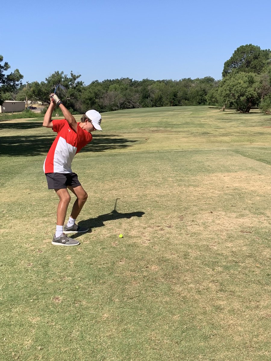 eaglemensgolf's tweet photo. More AHS golf tryouts today at Maxwell:

On the Par 5 Hole #16, Pearson Braden rolls in this 
1-foot putt for an EAGLE 3 on his way to a 2-under back 9 and 72 total!

Some other great scores were Grant Duwe 75, James Gloyna  81, and Bowen Cox 84.

#Get1Better #KeepGrinding https://t.co/HaCOpxGNGN