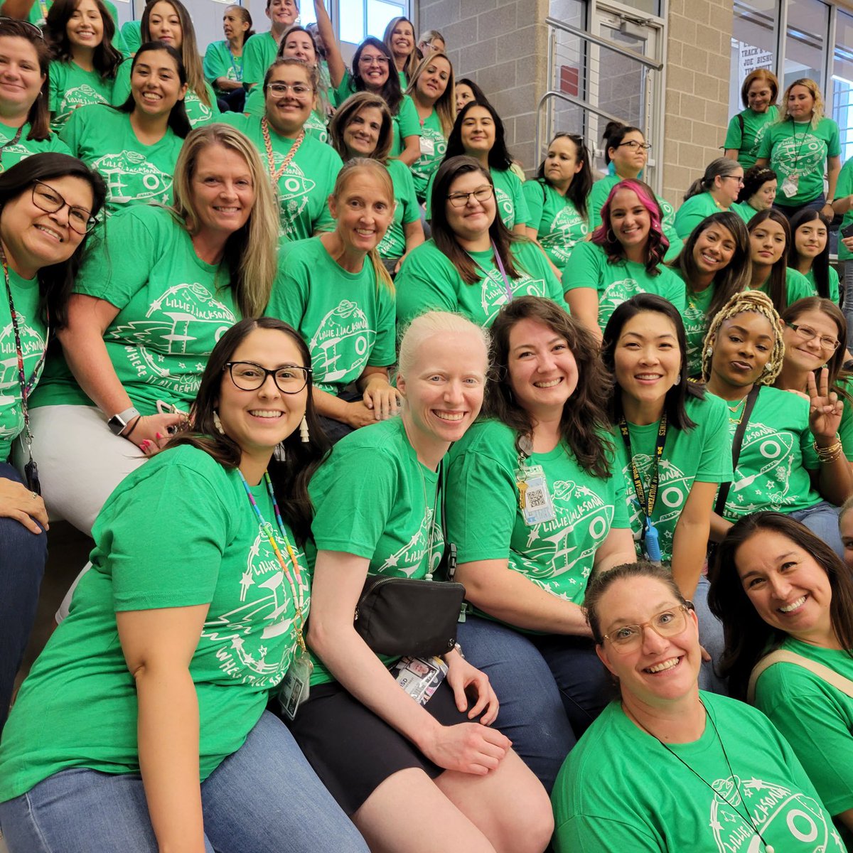 Mrs_Bridges_'s tweet photo. Eeeek, so excited to be back with the best!😄 @LJJacksonECC #OneLISD https://t.co/roflCL7kxN