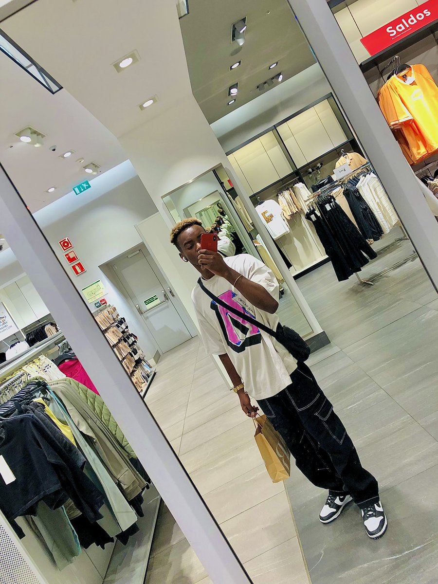 LessEzzy's tweet photo. UHH 🥶🥶 https://t.co/EhsvtYmP1h