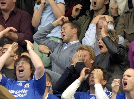 Throwback to Roman Abramovich sitting with the Chelsea fans in the Shed End against Fulham in 2007.

Forever one of us 💙