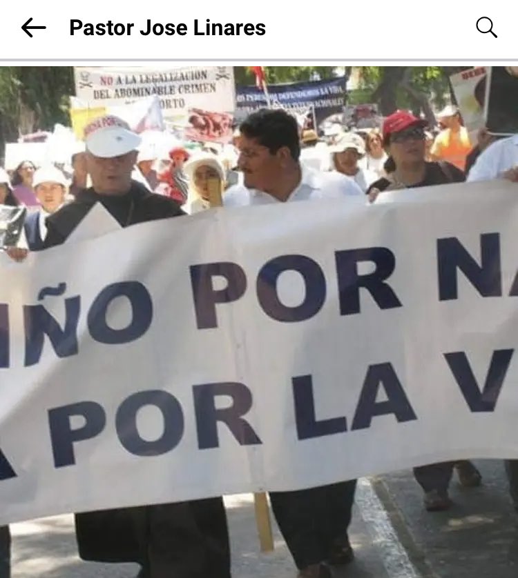 levirey's tweet photo. 🤦🏻‍♂️Debieron empezar diciendo que la mujer indignada es una “provida” que habría coincidido en su “Marcha por la vida” con el mismísimo pastor José Linares. Sí, el mismo 🎻. 
Ahora se entiende el espíritu de cuerpo de algunos congresistas aleluyos fariseos ✈️ https://t.co/0diDstCkgS