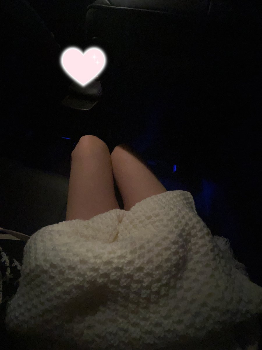 おはよう✨
今日も台風🌪びゅーびゅーじゃん😱😱😱
夜中風やばかったみたいだけどまな普通にすやすや寝てた😂😂😂😂
沖縄の方お気をつけて🍀