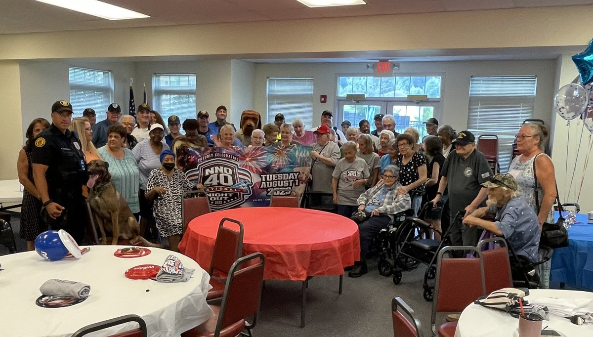 GloTwpPolice's tweet photo. Wonderful start of #NNO for Team 2 visiting the Gloucester Township Senior Campus 1💙🇺🇸😃 #GTPD
#NationalNightOut #NNO2023 #NationalNightOut2023 https://t.co/hJb3yraPmR