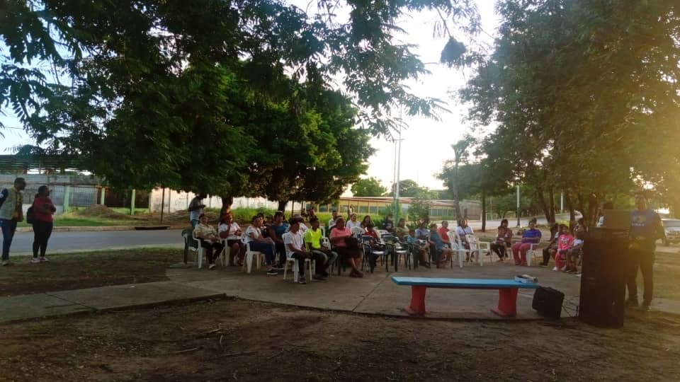 nirsusrrr's tweet photo. Zona v iniciando campañas Juveniles e Infantiles en su tercer día de la Jornada #CercaDeTiVzla.  @Iasd_anaco @mivenoriental https://t.co/BufU4fHISS