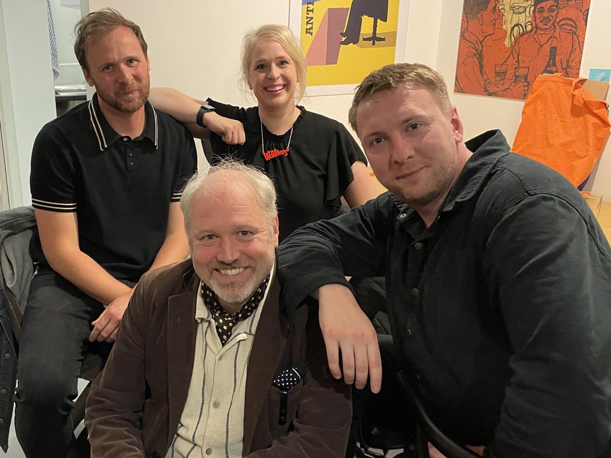 See, this is why you should come to @xsmalarkey every week. This lot - @colinhoult <a href="/Hayles_Ellis/">Hayley Ellis</a> <a href="/joelycett/">Joe Lycett</a> - mostly un-advertised and for less than the price of a pint. Come and see us at <a href="/53two/">53two</a> next week and <a href="/HOME_mcr/">HOME</a> the week after. It’s always a good line-up and lots of fun!