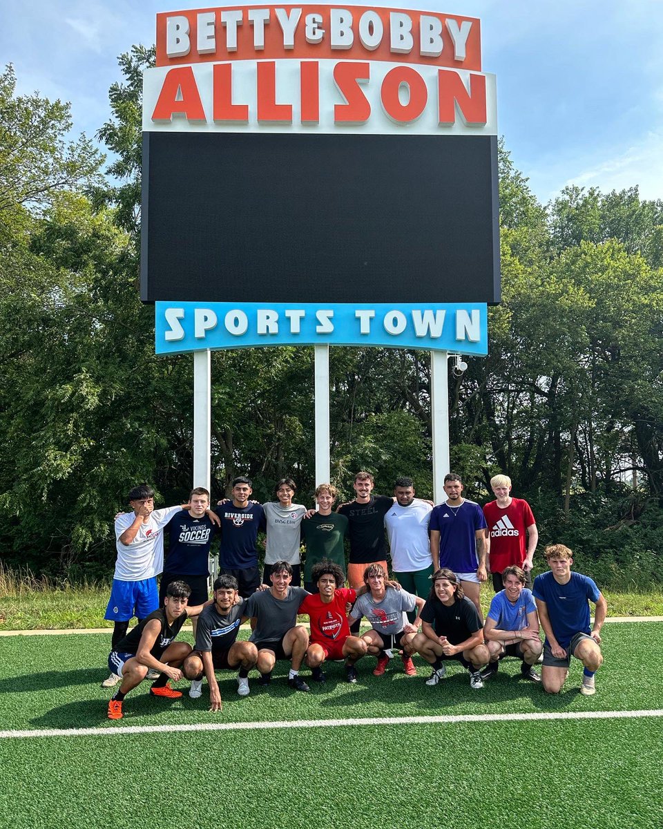 PatriotsMSocc's tweet photo. Soccer in Springfield got a little more crowded today. https://t.co/5f9J8MET4o
