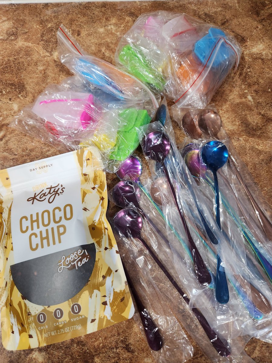 eeb31's tweet photo. There was drama at work, but I came home to #AdventTea goodies! https://t.co/OJ3nbVaPSQ