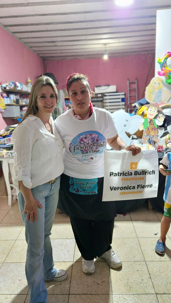 MVeronicaFierro's tweet photo. GRAN MARTES 

Estuvimos en los barrios del distrito llevando la boleta del #CambioVerdadero #CambioProfundo 

Los paceños queremos ese cambio y con @PatoBullrich en Nación @Nestorgrindetti en Provincia y yo en #JoséCPaz lo vamos hacer 💪🏼 https://t.co/cl2YxpMZVS