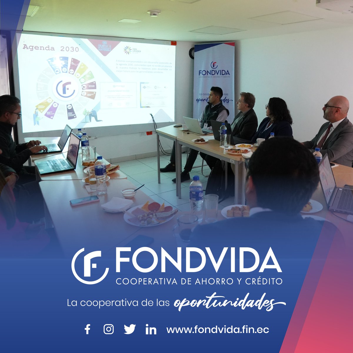 CoacFondvida's tweet photo. Hoy|📍Recibimos la grata visita del Dr. Francisco Garzón, Gerente de @CONAFIPS . Quién mantuvo una reunión de trabajo con la gerencia de #Fondvida a fin de analizar la situación actual del sector financiero #PopularySolidario.👨🌾 https://t.co/yZ5Xx6uZbY