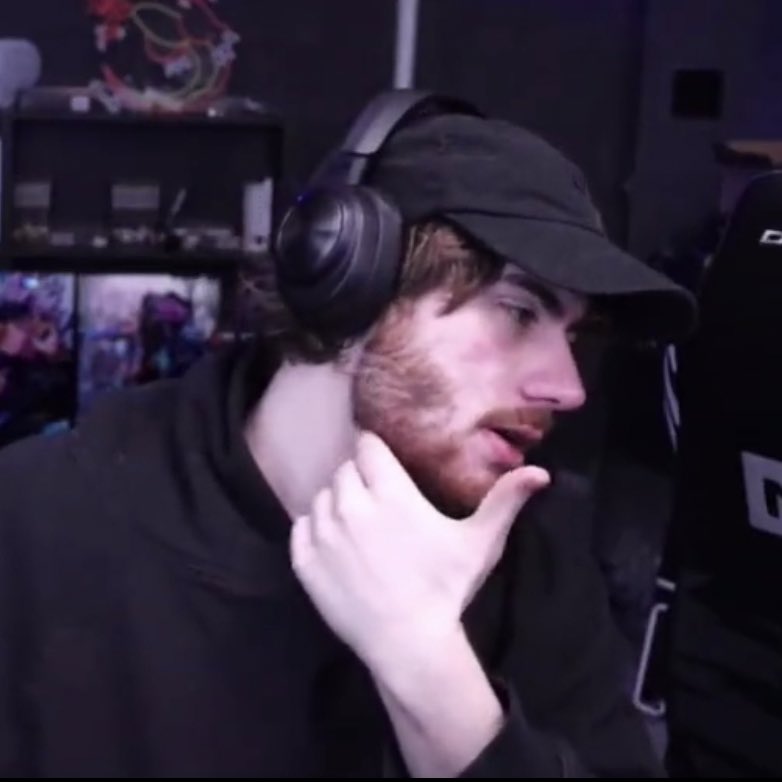 dogboydun's tweet photo. this genre of sapnap photo where his mouth is slightly agape and he’s looking to the side makes me lose my fucking MIND https://t.co/10wEYuxN8S