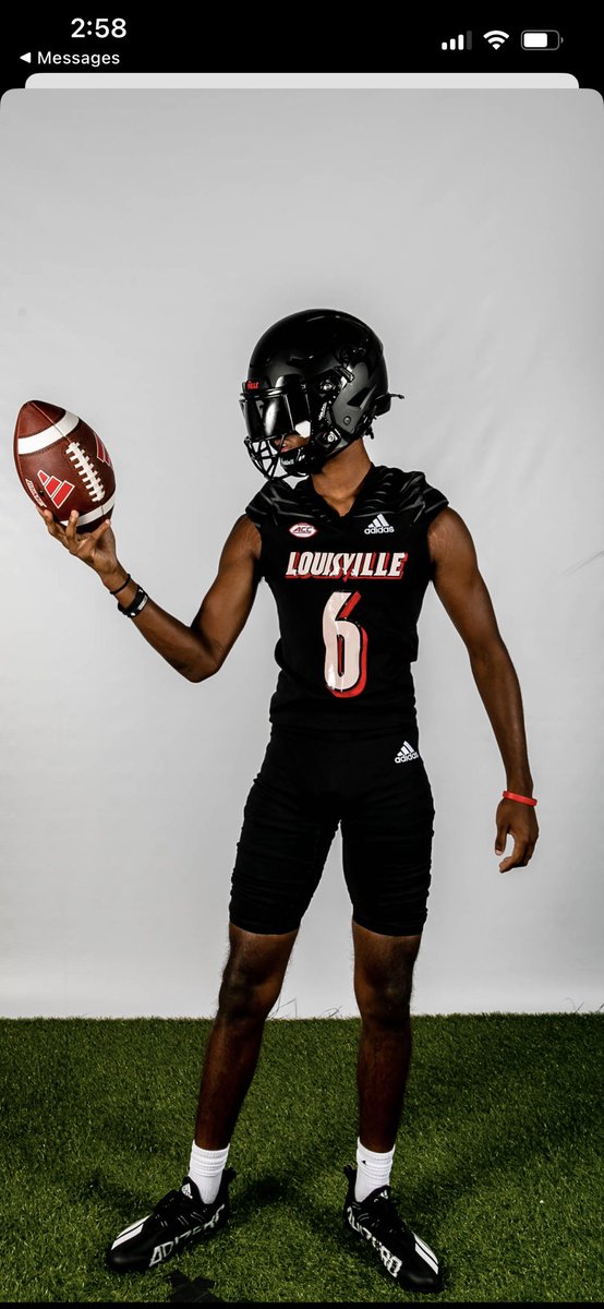 G6Arron's tweet photo. Had a blast L's up #ThaVille @LouisvilleFB @CoachSteveEllis @JeffBrohm @pete_nochta13 @Brohm_Brady @CoachRonEnglish https://t.co/vAo4nsnxko