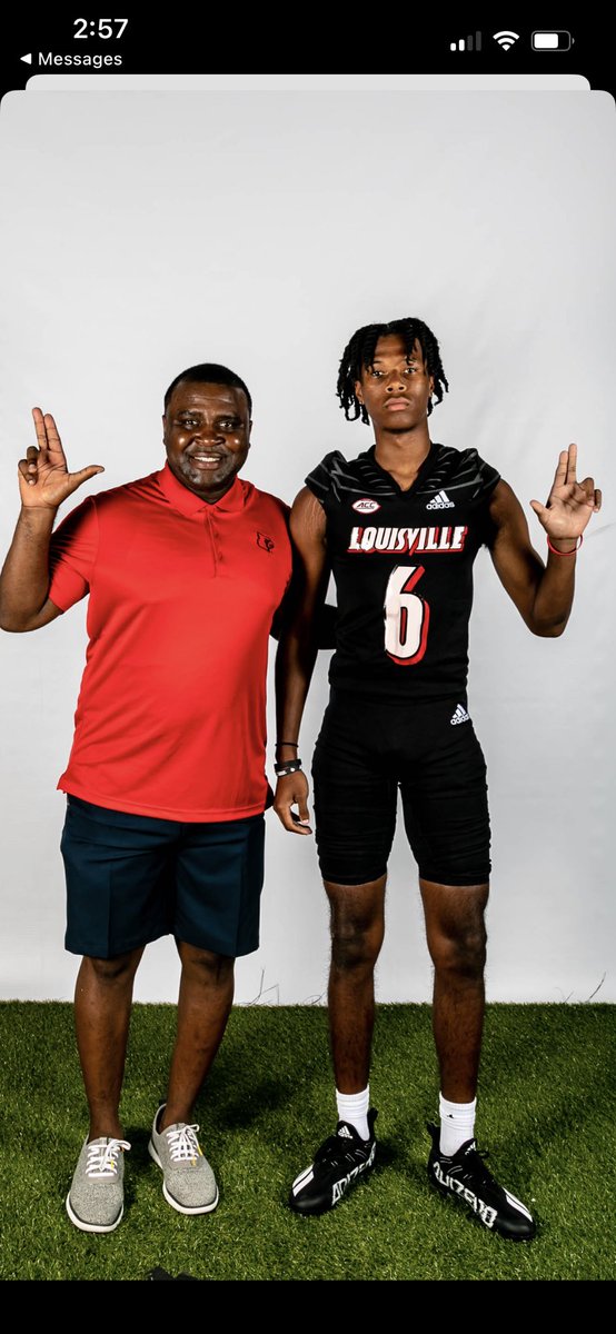 G6Arron's tweet photo. Had a blast L's up #ThaVille @LouisvilleFB @CoachSteveEllis @JeffBrohm @pete_nochta13 @Brohm_Brady @CoachRonEnglish https://t.co/vAo4nsnxko