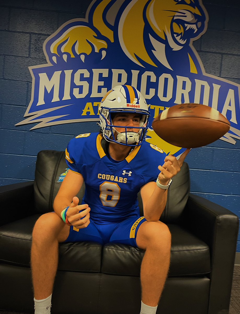 Super excited to receive my first offer to play College Football! Thank you <a href="/JaretJystad/">Coach Jystad</a> @MisericordiaHFC and <a href="/MUCougarsFB/">Misericordia University Football</a> for this opportunity!💪🏼

@Seals_FB_coach <a href="/SealsAthletics/">SEALS Athletics</a>