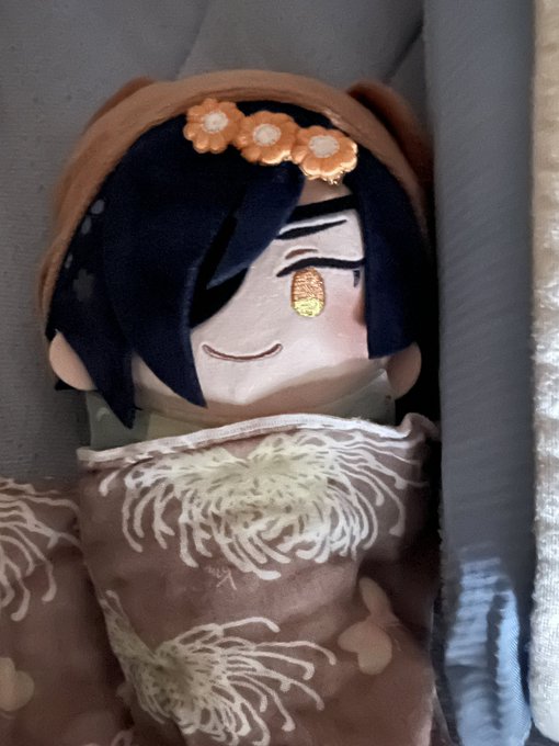 (●◡•́ )おはよ!起きる!? おはよ〜 起こさないで我慢してくれてたんだね。目が爛々としてる…