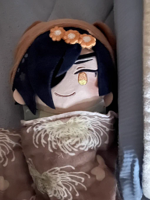(●◡•́ )おはよ!起きる!? おはよ〜 起こさないで我慢してくれてたんだね。目が爛々としてる…