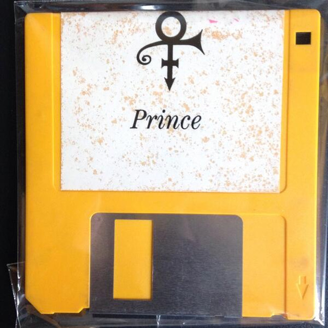 t3xtm0de's tweet photo. When Prince changed his artist name to a symbol in 1993, he sent out a floppy with a font that only contained the symbol. https://t.co/6iFo14oqlh https://t.co/DPuCpu2Y5E