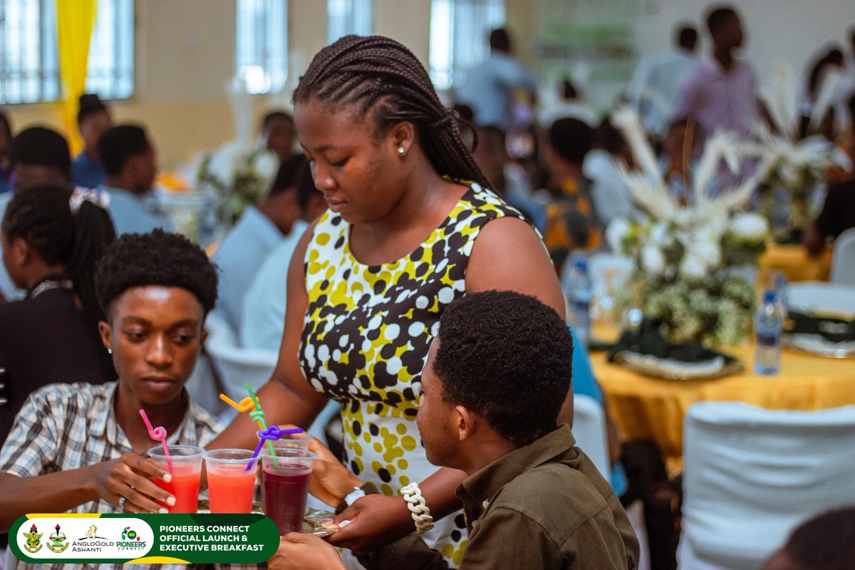 ObuasiSrc's tweet photo. If more than enough to eat and drink sounded like a cliché, here's a quick rundown. 

Lest I forget, there was enough to chew too and it wasn't even the food bazaar. 

ICYDK: At the Pioneers Connect official launch and Executive Breakfast. https://t.co/IK1kn3bAh5