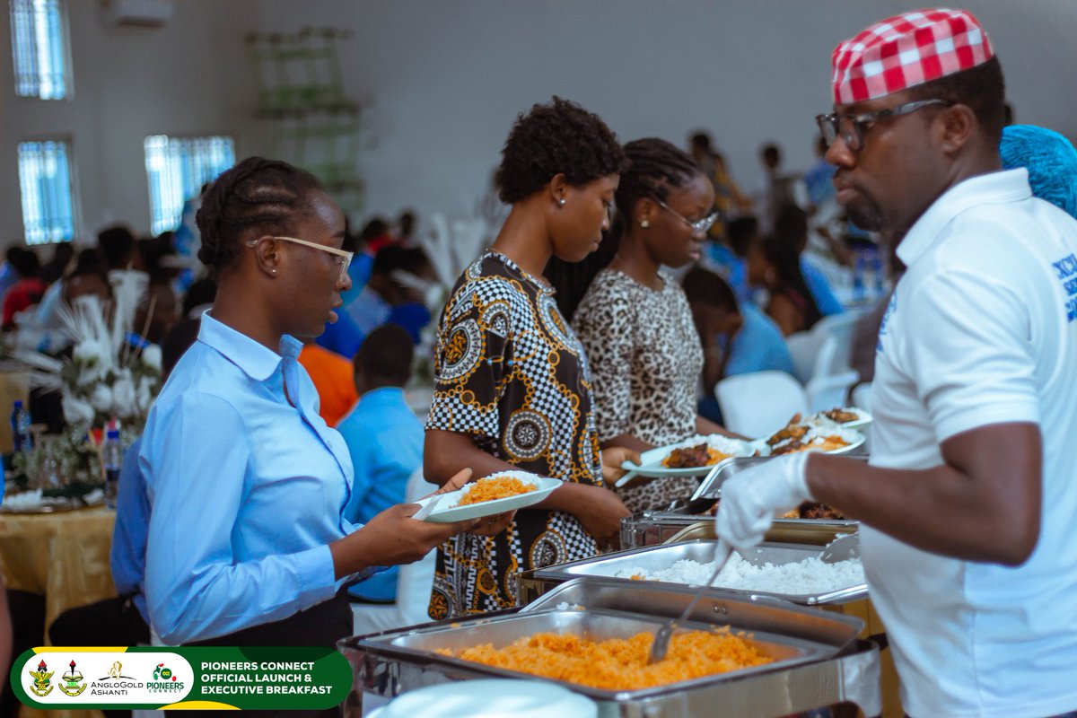 If more than enough to eat and drink sounded like a cliché, here's a quick rundown. 

Lest I forget, there was enough to chew too and it wasn't even the food bazaar. 

ICYDK: At the Pioneers Connect official launch and Executive Breakfast.