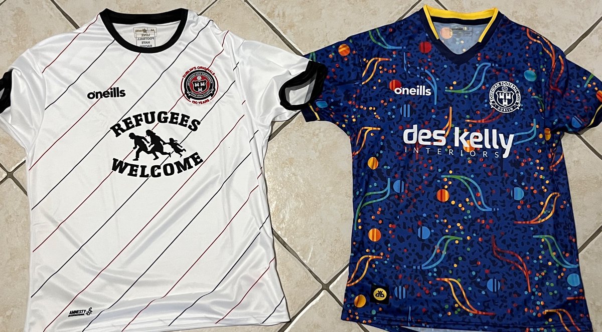 FauxRouxSuze's tweet photo. J’ai deux de leurs maillots 🙄
(En partenariat avec Amnesty International et les transports en commun dublinois) https://t.co/MzRXQYhI5a