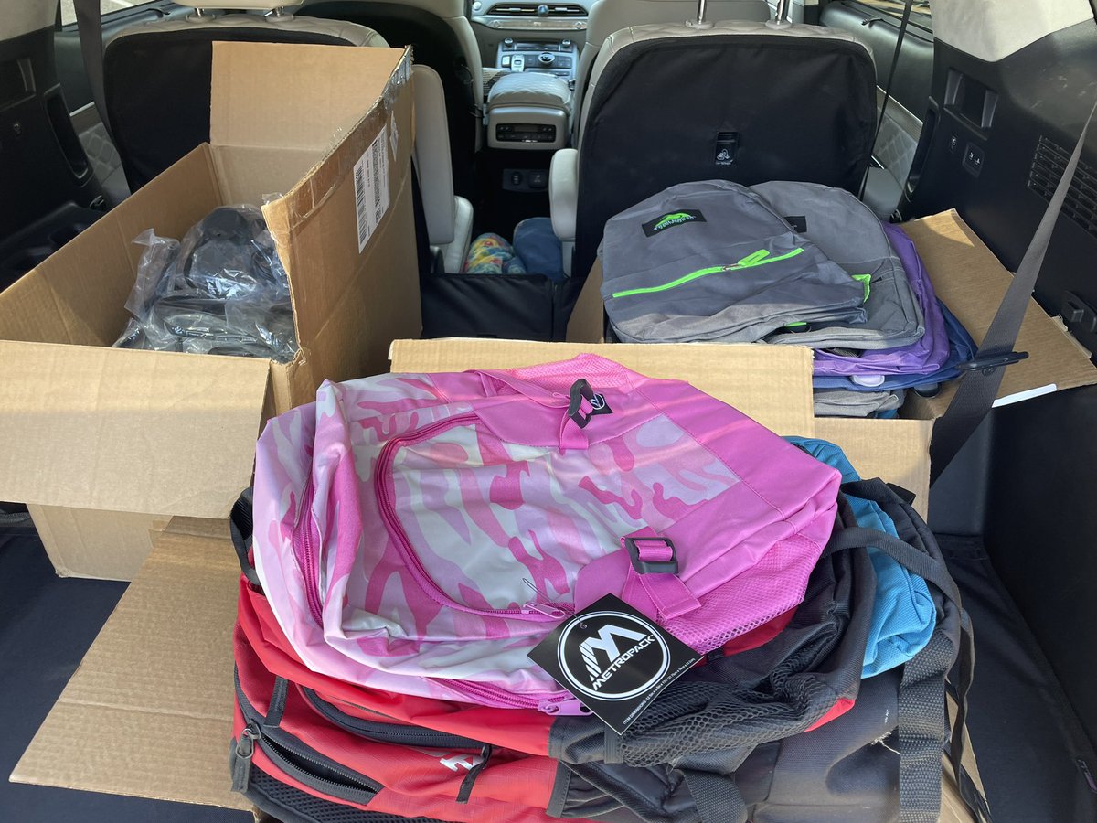 Jennifer Okiyama (@jenniferokiyama) on Twitter photo So proud of our Taylor Oaks neighborhood for collecting over 100 headphones and over 50 backpacks for Hembree Springs Elementary! <a href="/FultonCoSchools/">FultonCountySchools</a> <a href="/HembreeSprings/">Hembree Springs</a> @mrsajsmith1 So proud of our Taylor Oaks neighborhood for collecting over 100 headphones and over 50 backpacks for Hembree Springs Elementary! <a href="/FultonCoSchools/">FultonCountySchools</a> <a href="/HembreeSprings/">Hembree Springs</a> @mrsajsmith1