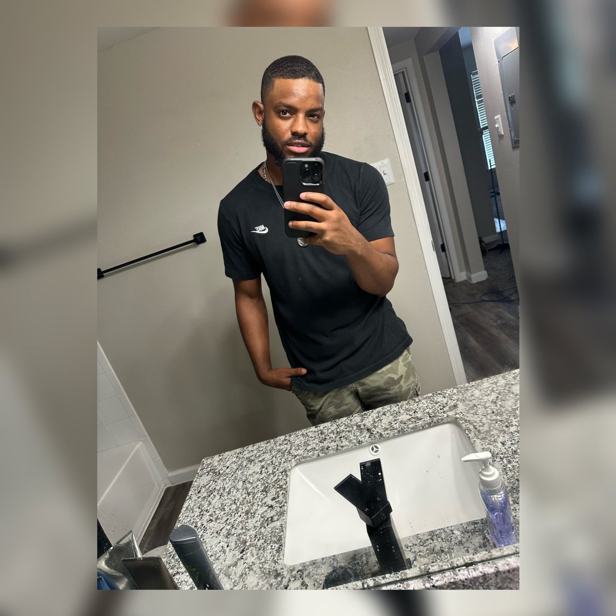 therealjjdaking's tweet photo. Light vibes 🖤 #livelaughlove https://t.co/4w6Wq0bztA